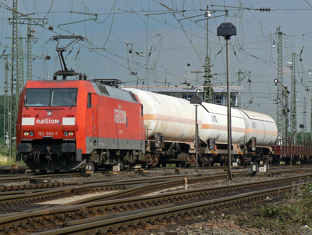 152 090-7 verl�sst Gremberg am 06.07.2010