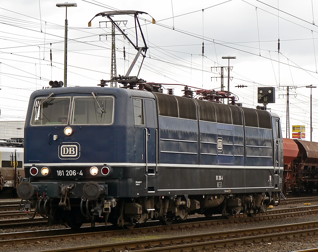 181 206-4 bei der Lokparade in Koblenz L�tzel am 03.04.2010