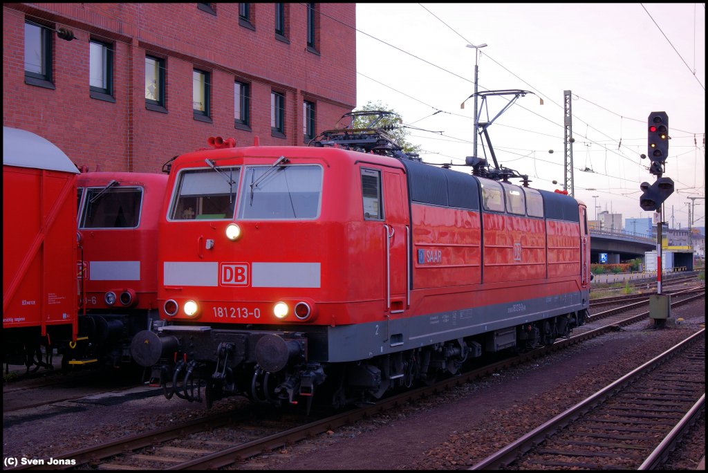 181 213-0 (DB Fernverkehr)  Saar  in Koblenz-Hbf am 11.11.2012. 