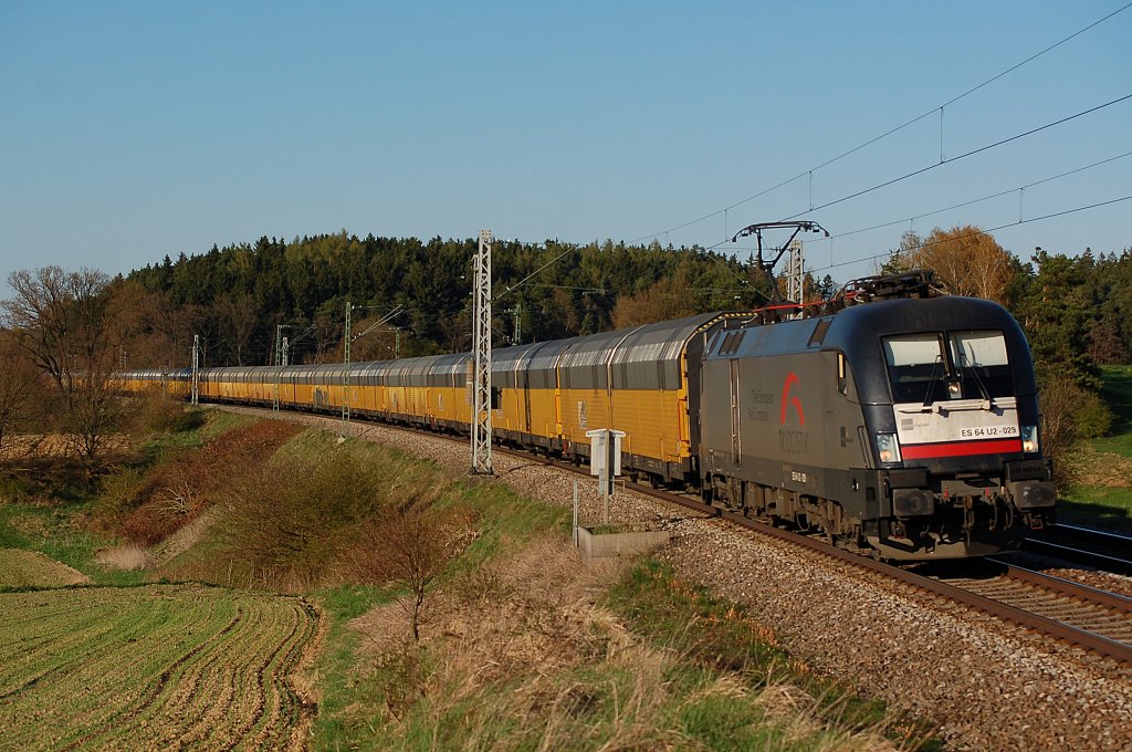 182 529 ist mit einem Altmannzug unterwegs nach M�nchen Milbertshofen.
Aufgenommen in Paindorf am 09.04.2011