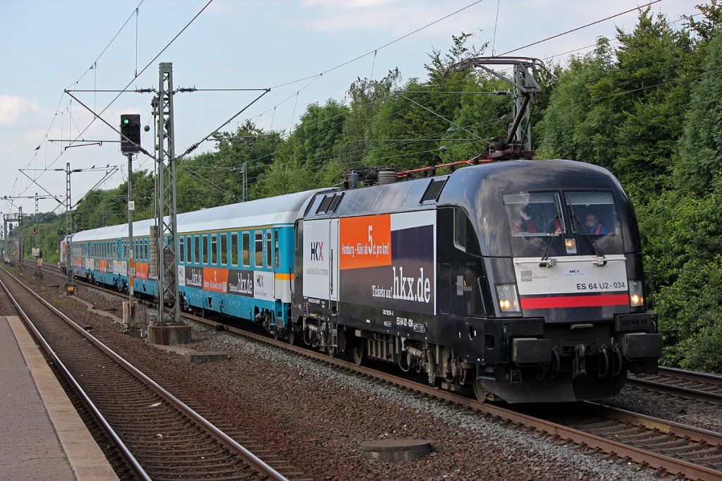 182 534 & 182 530 mit einem Probelauf des neuen HKX (Hamburg-K�ln-Express) in K�ln Stammheim am 03.07.2012