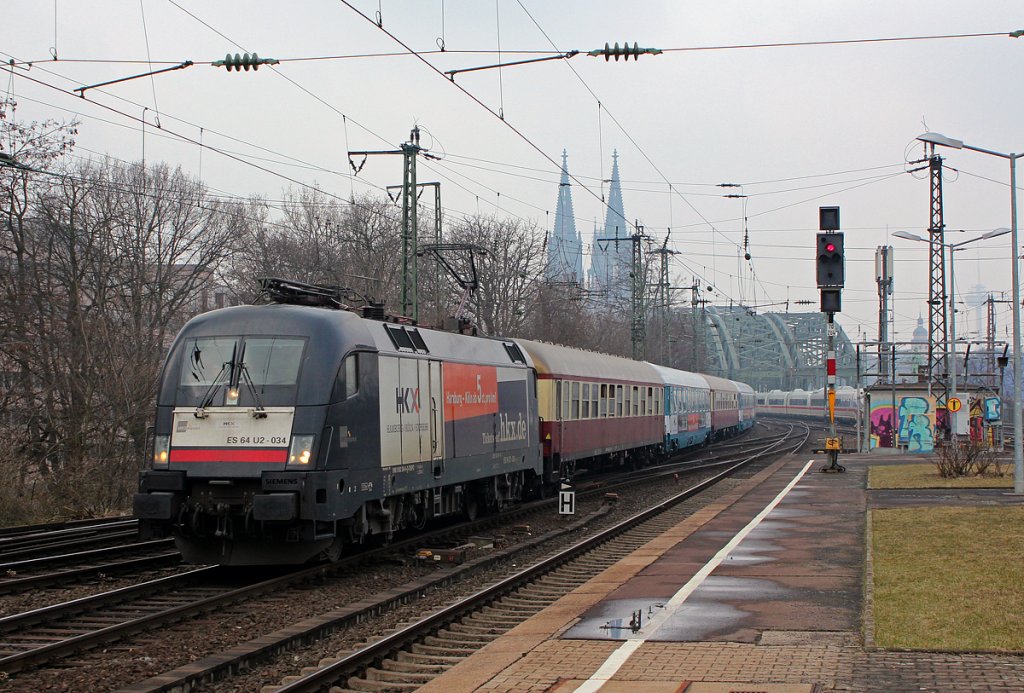 182 534 / ES 64 U2-034 am HKX1803 in K�ln Messe/Deutz am 29.03.2013
