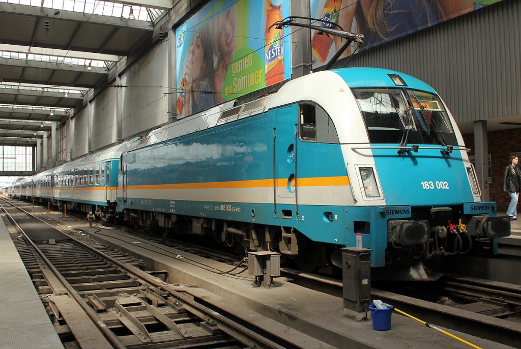 183 002 am ALEX in M�nchen Hbf. am 31.07.2011