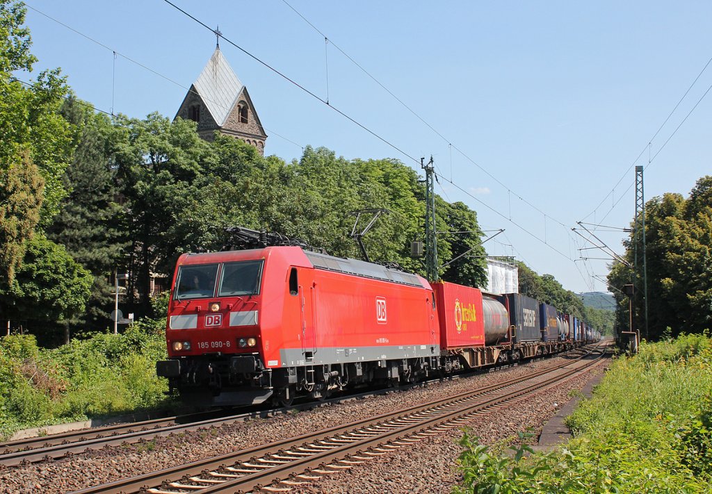 185 090-8 bei Bonn Oberkassel am 07.07.2013 ; Gru� an den Tf !