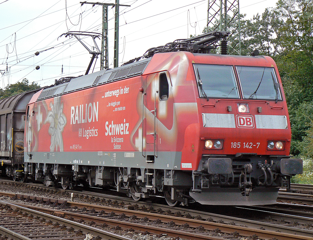185 142-7 bei der Einfahrt in Gremberg am 05.08.2010