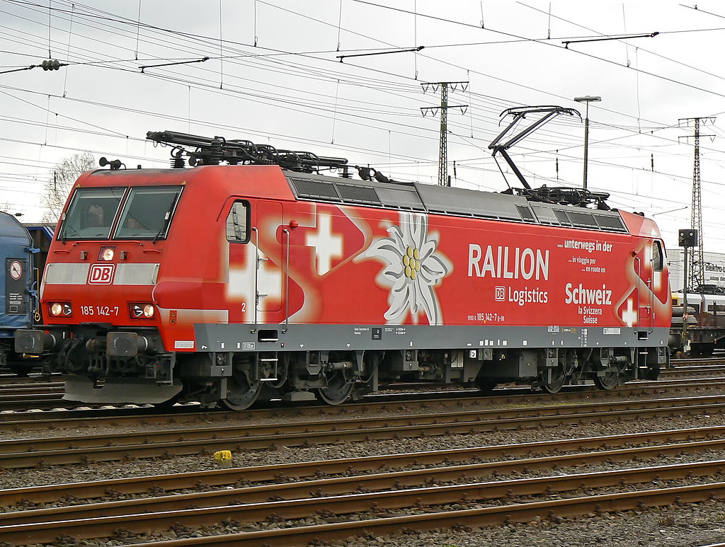 185 142-7 bei der Lokparade in Koblenz L�tzel am 03.04.2010