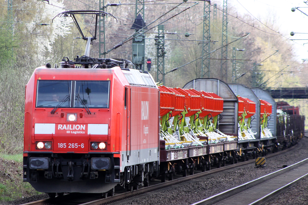 185 265-6 bei der Durchfahrt in Opladen am 11.04.10