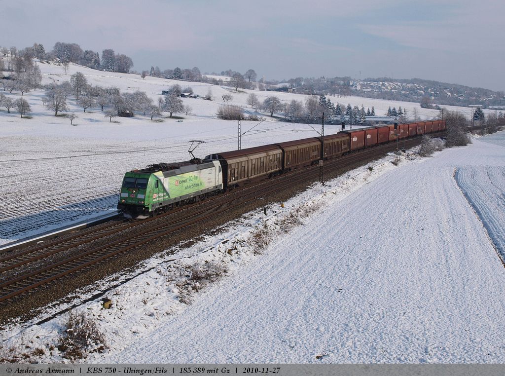 185 389 mit  dem 47108 auf dem Weg in Richtung Stuttgart an der Nasachtalbr�cke bei Uhingen/Fils. (27.11.2010)