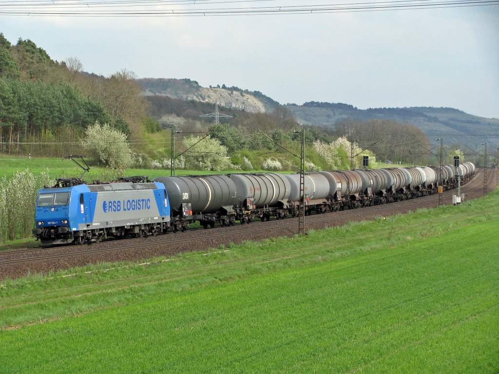 185 524 ( RSB Logistic ) unterwegs mit einem Kesselzug.
Aufgenommen bei Wernfeld am 21.04.2010.