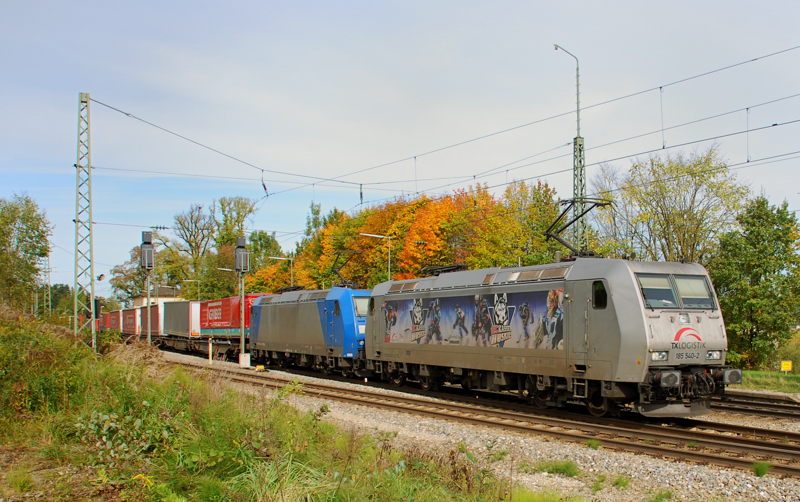 185 540-2, Kassel Huskys, + 185 514-7, aufgenommen am 13.10.12, in A�ling.