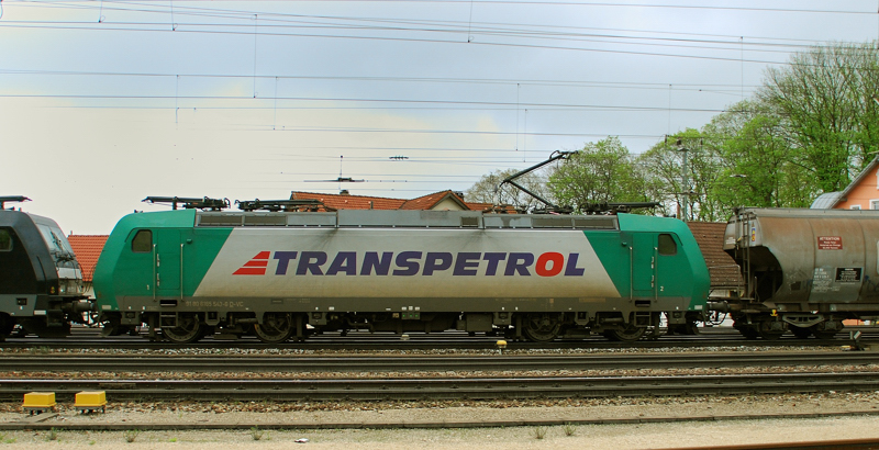 185 543-6, Transpetrol, aufgenommen am 15.05.10, bei der Durchfahrt durch Treuchtlingen.
