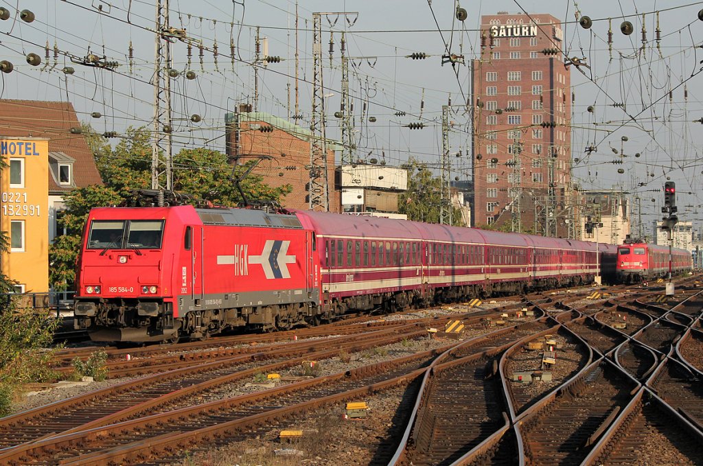 185 584-0 der HGK mit M�ller Touristik Sonderzug in K�ln Hbf am 16.09.2011