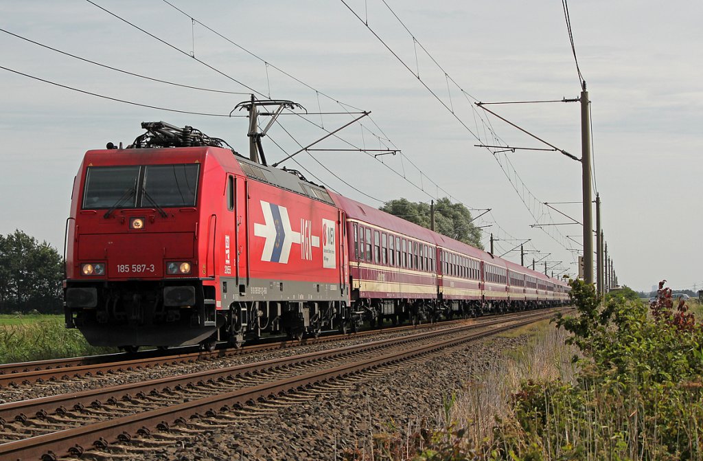 185 587-3 mit R�ckf�hrung des Metal Trains aus Itzehoe in Borsfleth am 03.08.2011