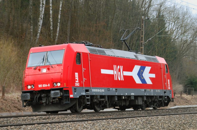 185 604-6, HGK, aufgenommen bei einer Solofahrt Richtung M�nchen, am 08.04.13, Neuoffingen.