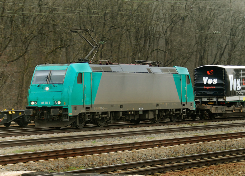 185 611-1, aufgenommen am 19.03.12, in Neuoffingen.