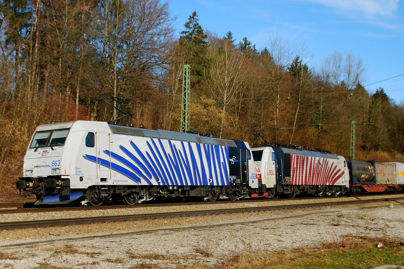 185 633 + 189 904-6, aufgenommen am 16.03.12 in A�ling.