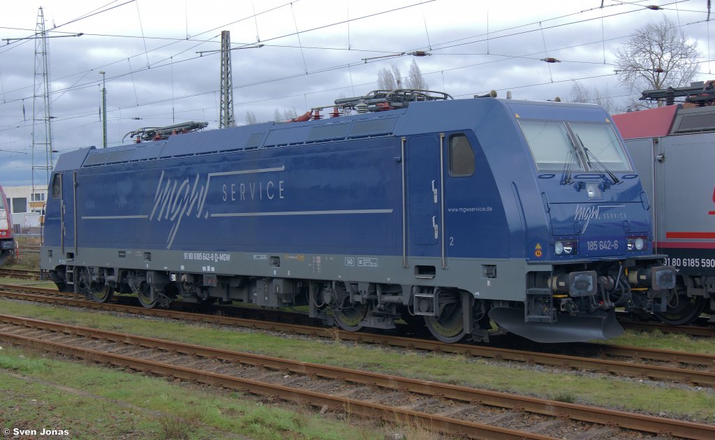 185 642-6 (MGW Service/LTE) in Krefeld-Hbf am 3.1.2012. 