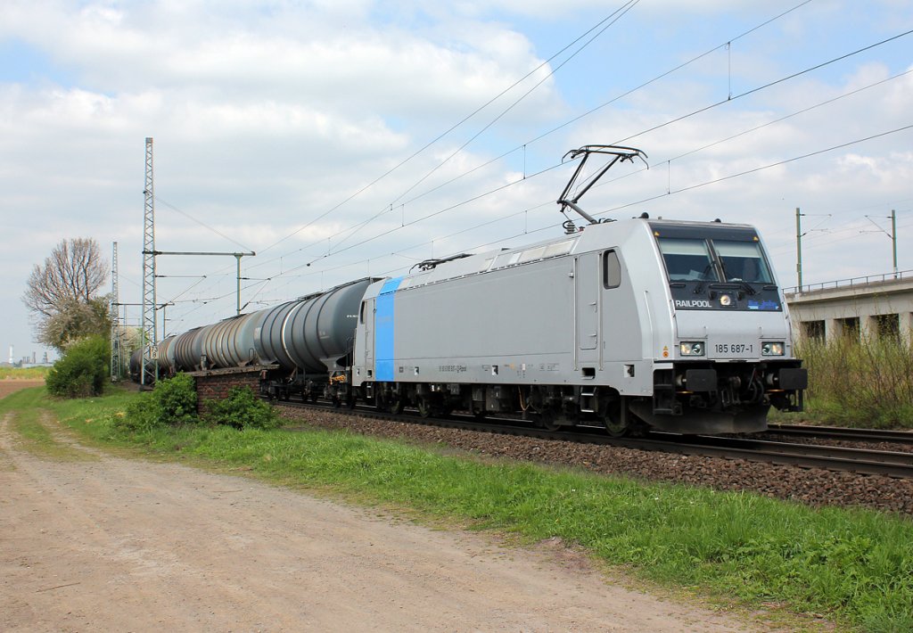 185 687-1 in Porz Wahn am 01.05.2013