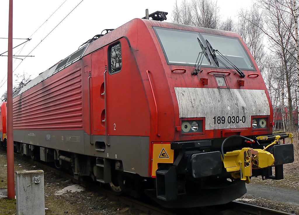 189 030-0 mit nachger�steter Mittelpufferkupplung in Gremberg am 14.03.2010 