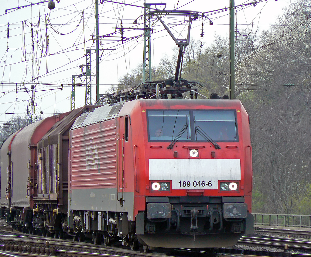 189 046-4 bei der Einfahrt in Gremberg Gbf. am 12.04.2010