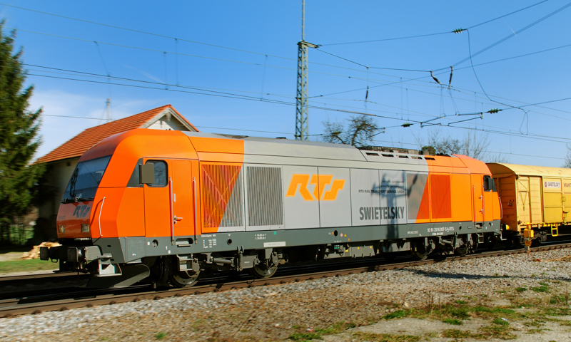2016 907-5, RTS, aufgenommen am 02.04.12 in A�ling.