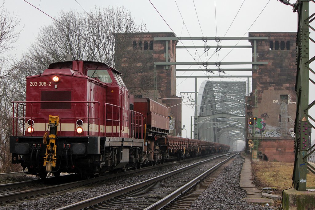 203 006-2 der EfW kommt von der K�lner S�dbr�cke am 28.02.2012
