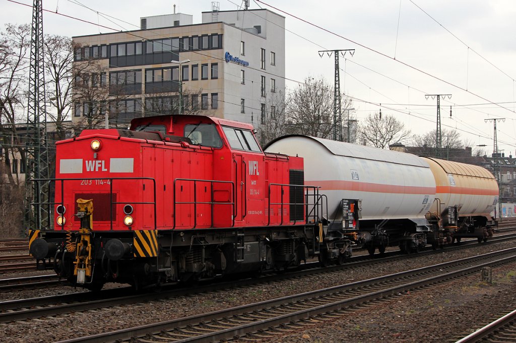 203 114-4 mit zwei KeWa in K�ln West am 27.02.2012