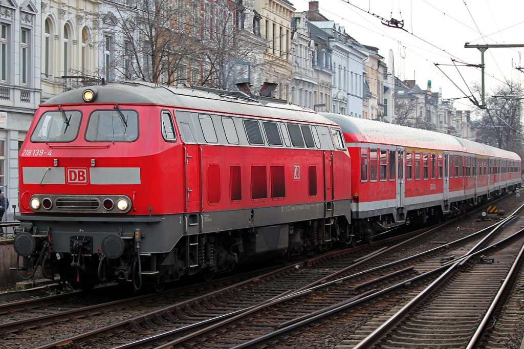 218 139-4 am RB 23 bei der Einfahrt in Bonn Hbf am 10.02.2011