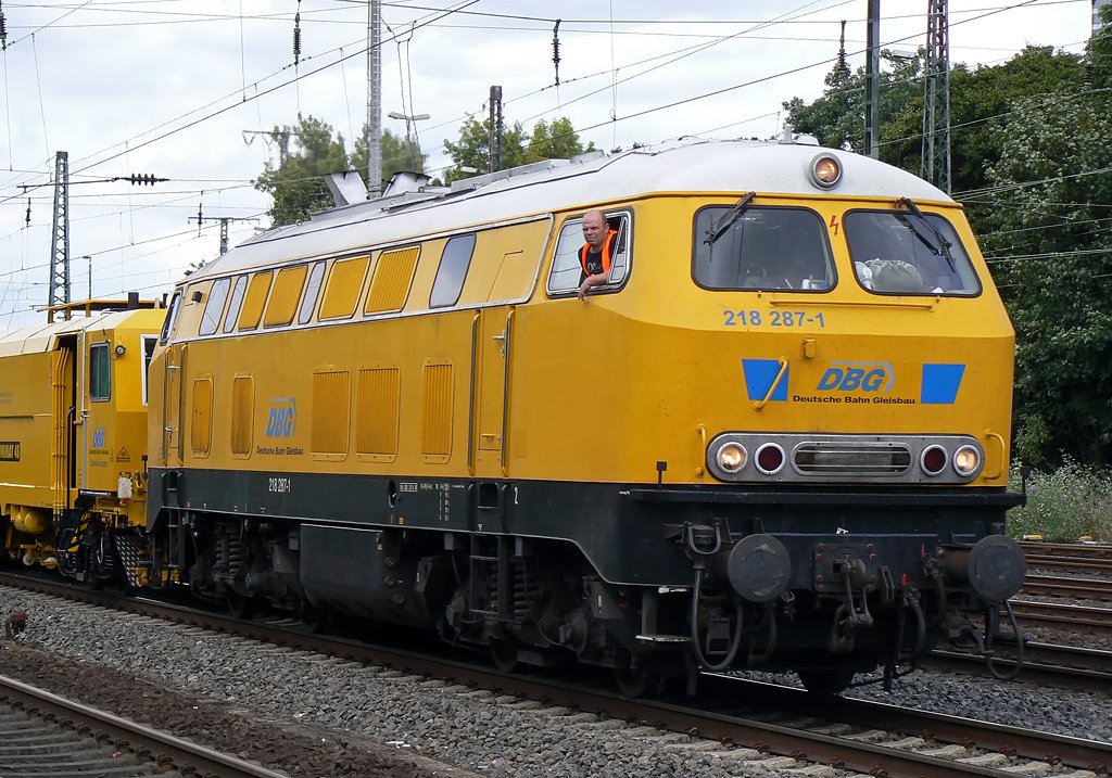 218 287-1 in K�ln West, Sommer 2009