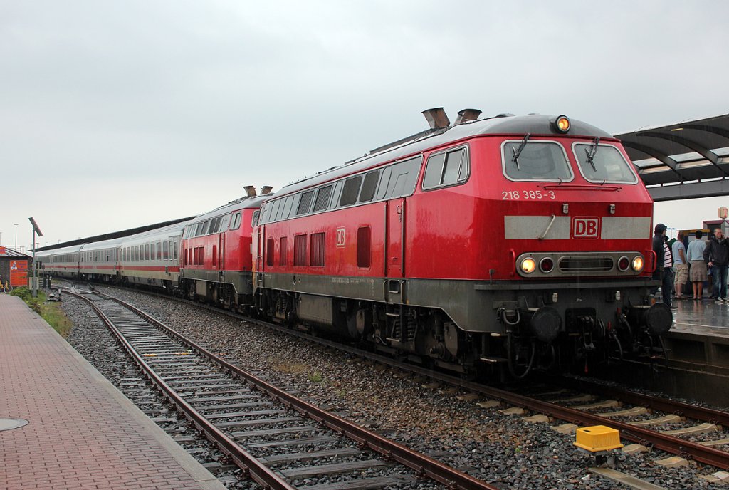218 385-3 mit 218 xxx-x in Westerland am 06.08.2011
