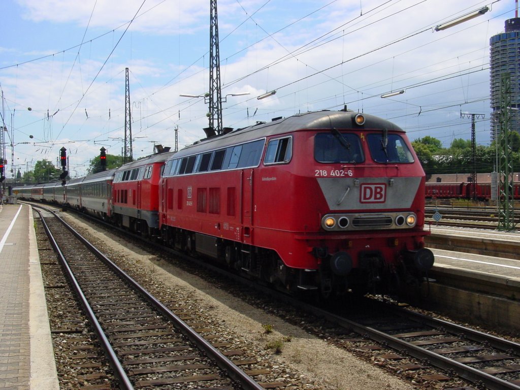 218 402+218 xxx mit Umleiter EC in Augsburg HBF (09.07.2004)