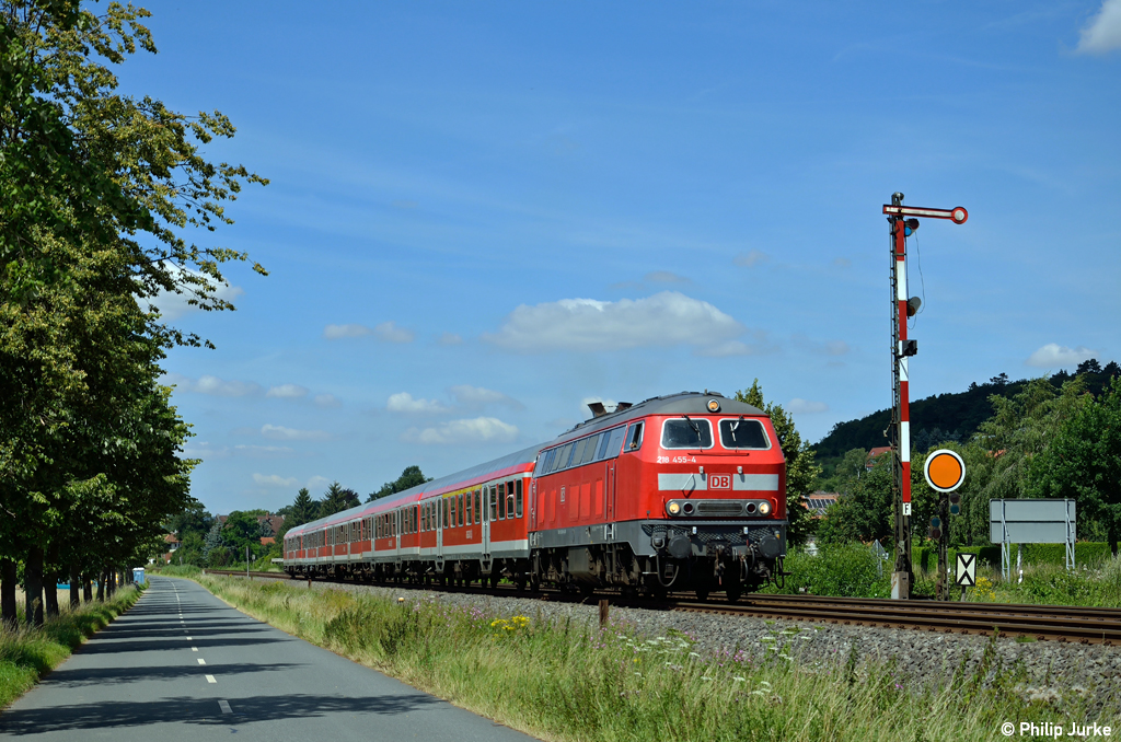 218 455-4 mit dem RE 14067 nach Bad Harzburg am 01.08.2012 in Baddeckenstedt.