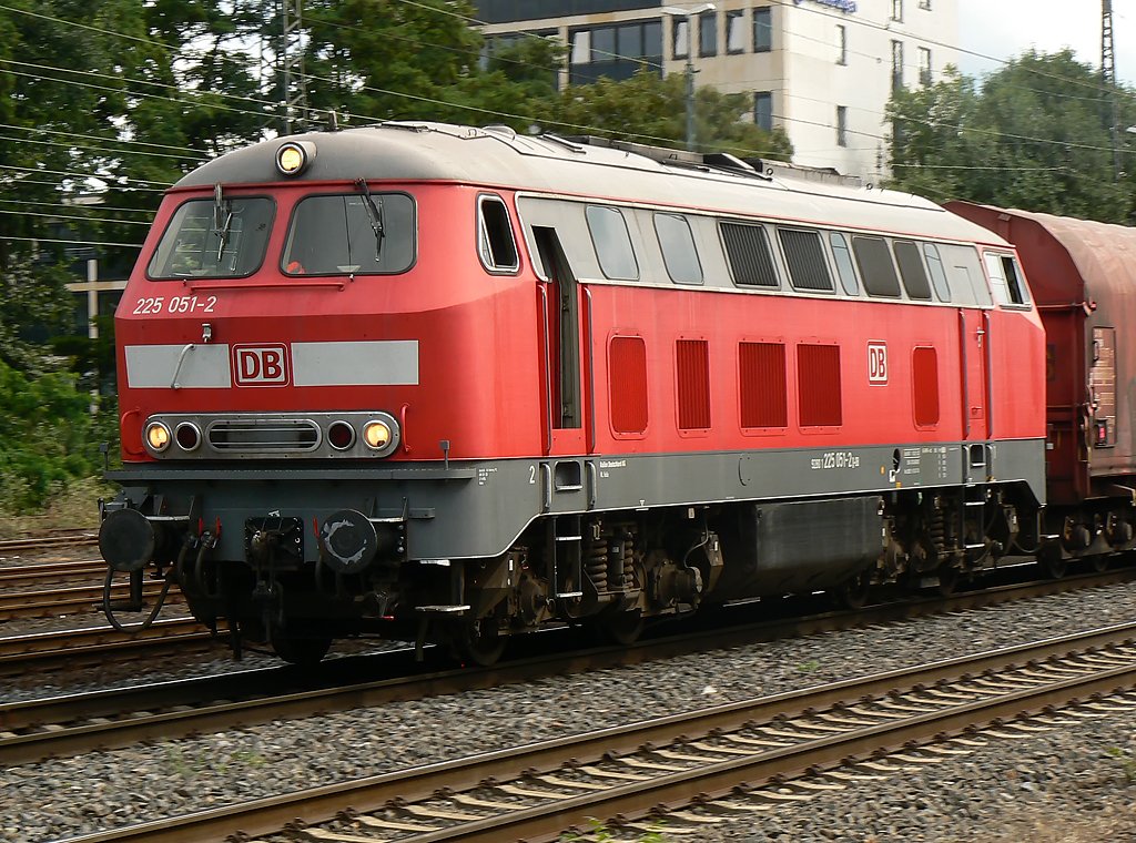 225 051-2 in K�ln West, Sommer 2009