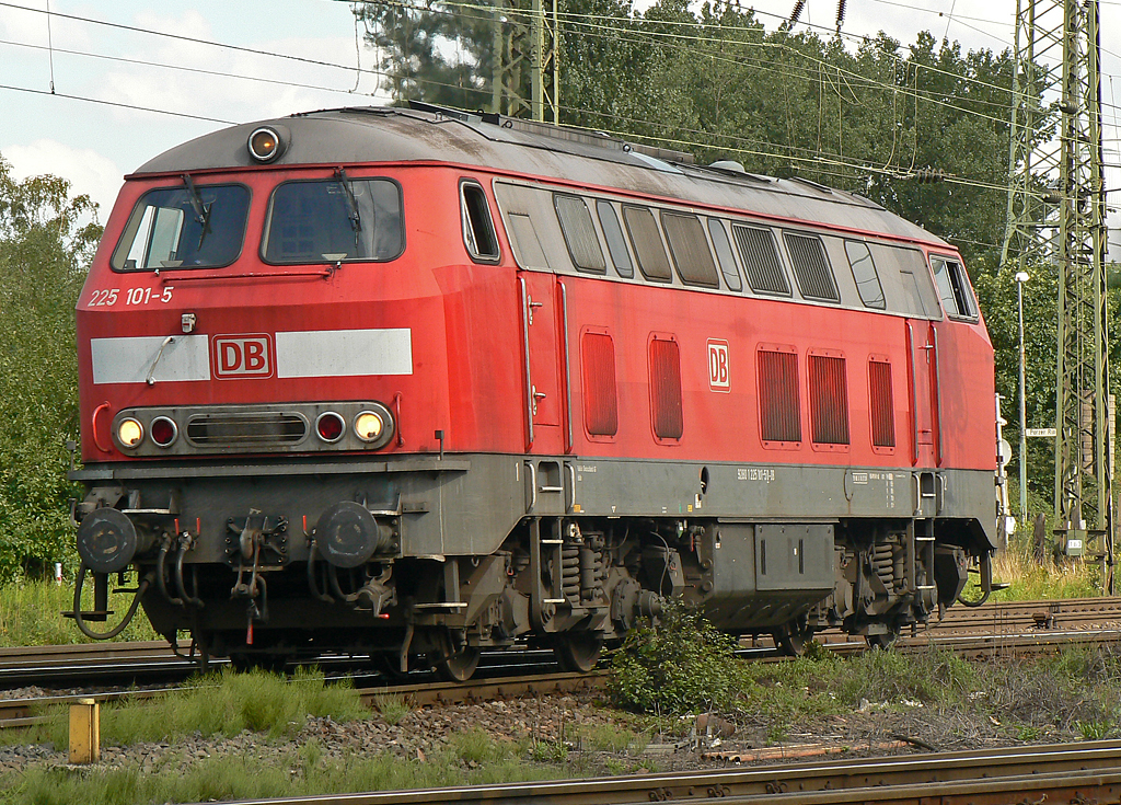 225 101-5 beim umsetzen in Gremberg am 25.08.2010