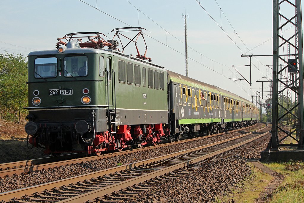 242 151 am Hetzerather am 03.10.2011 in Porz Wahn 