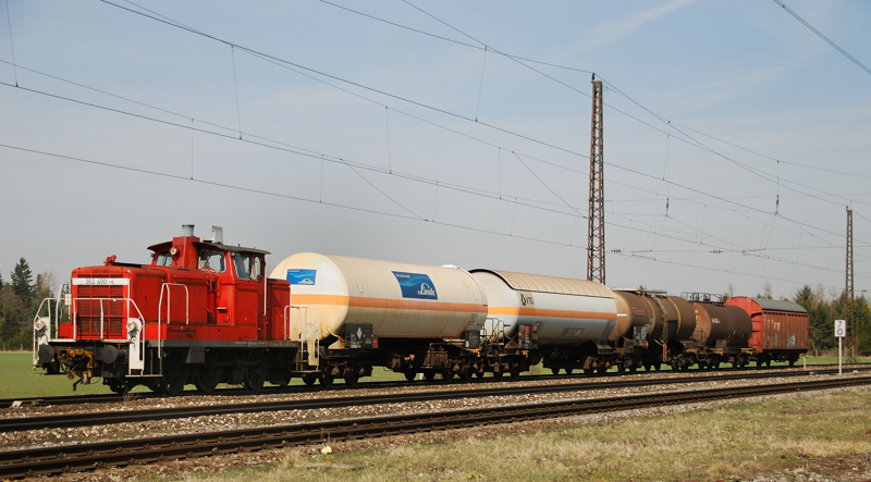 362 400-4, aufgenommen bei einer Rangierfahrt durch Gersthofen, am 24.03.11.
