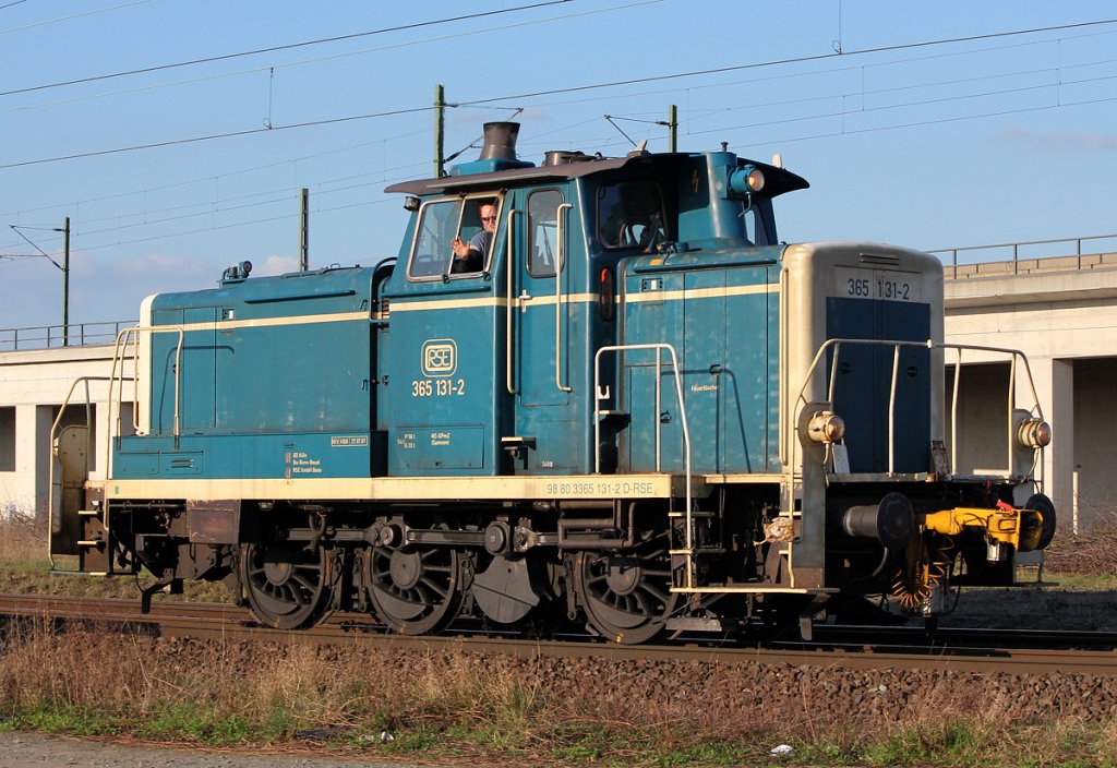 365 131-2 der RSE Lz in Porz Wahn am 22.03.2012, Gru� an den Tf !