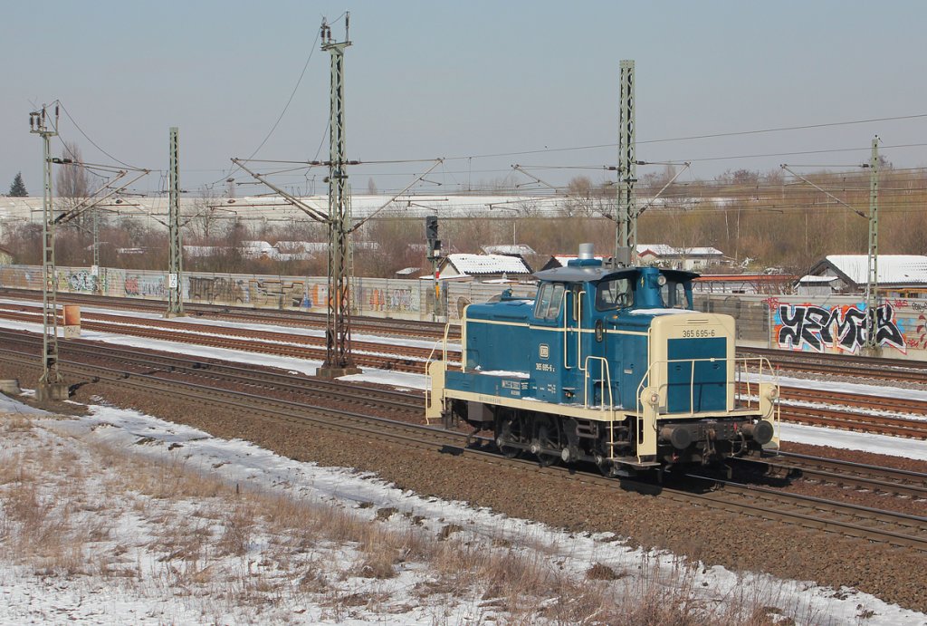 365 695-6 bei Porz(Rhein) am 13.03.2013
