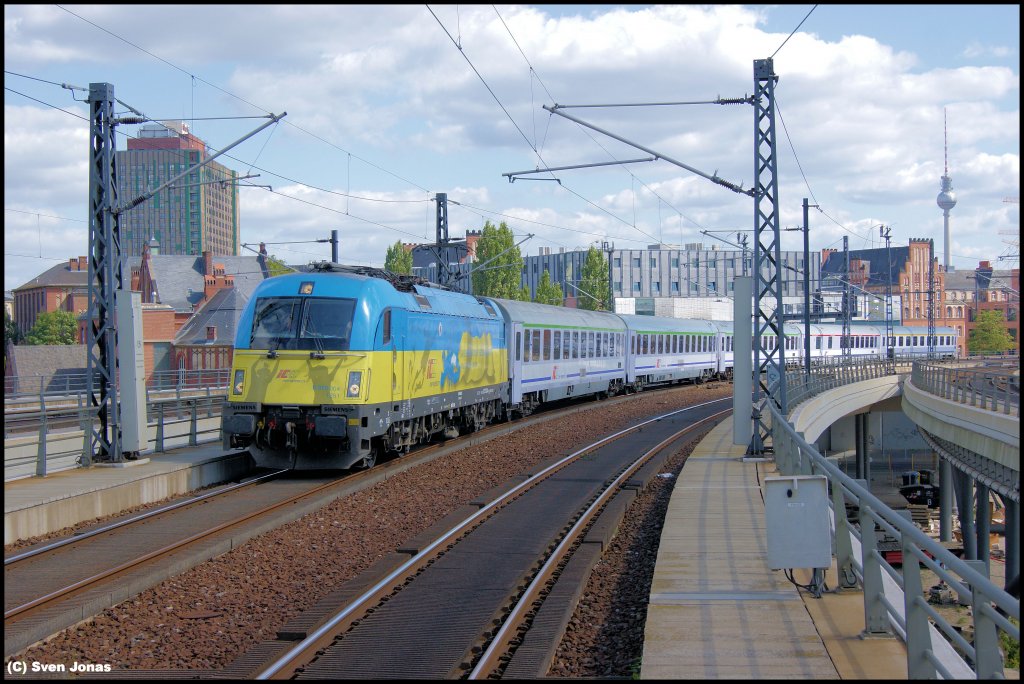 370 004-1 (PKP Intercity)  Ukraine  in Berlin-Hbf am 27.8.2012.