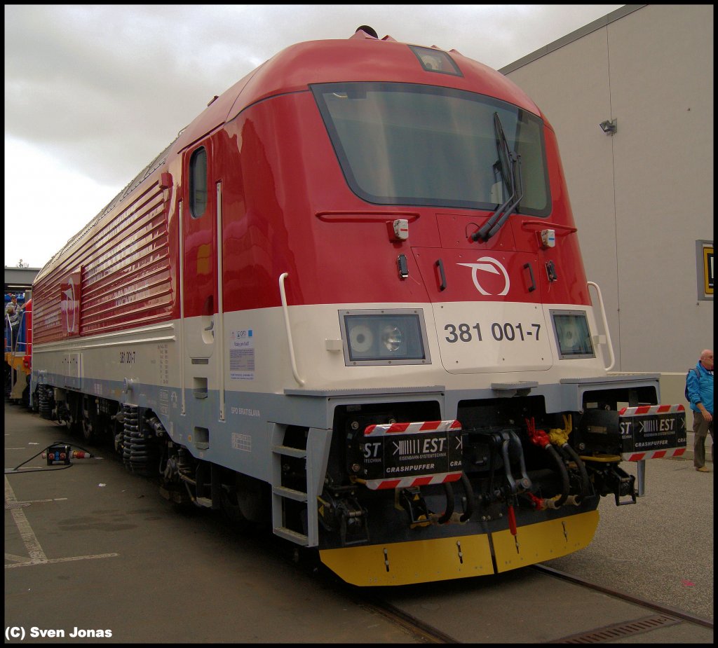 381 001-7 auf der Innotrans 2012 in Berlin-Messe/S�d am 22.9.2012.