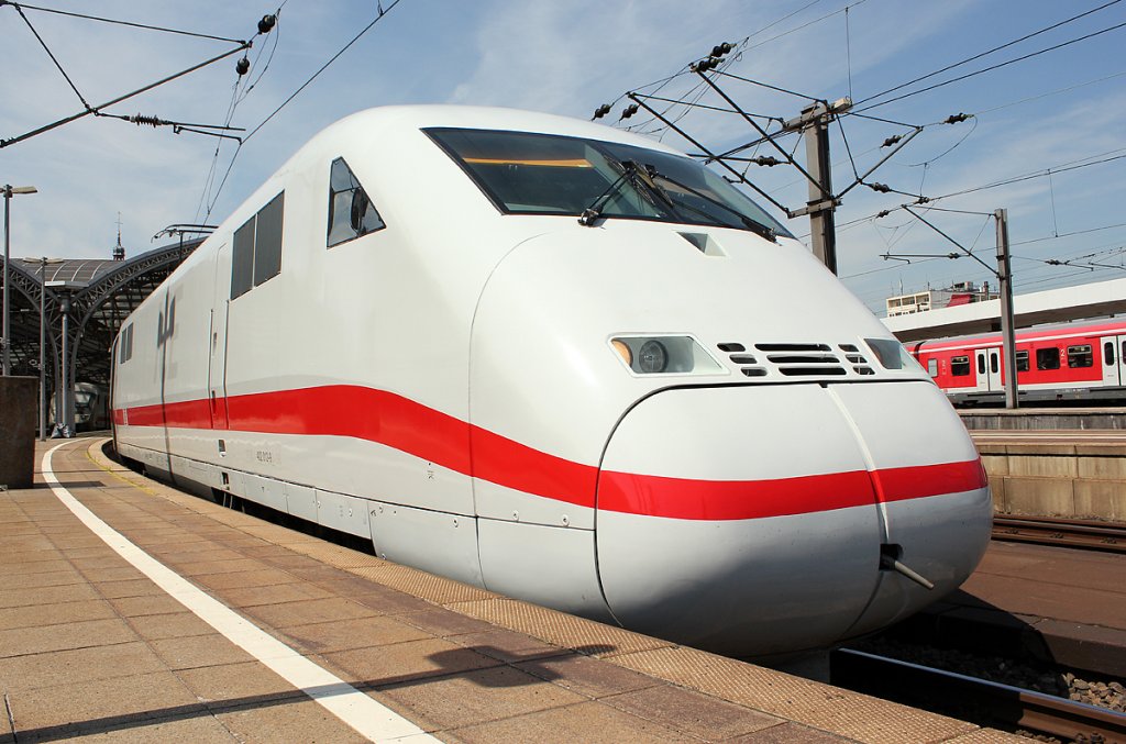 402 012-9 in K�ln Hbf am 05.07.2011