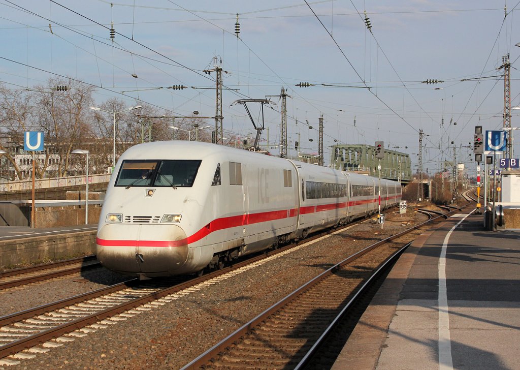 402 021-0 in K�ln Messe/Deutz am 01.04.2013