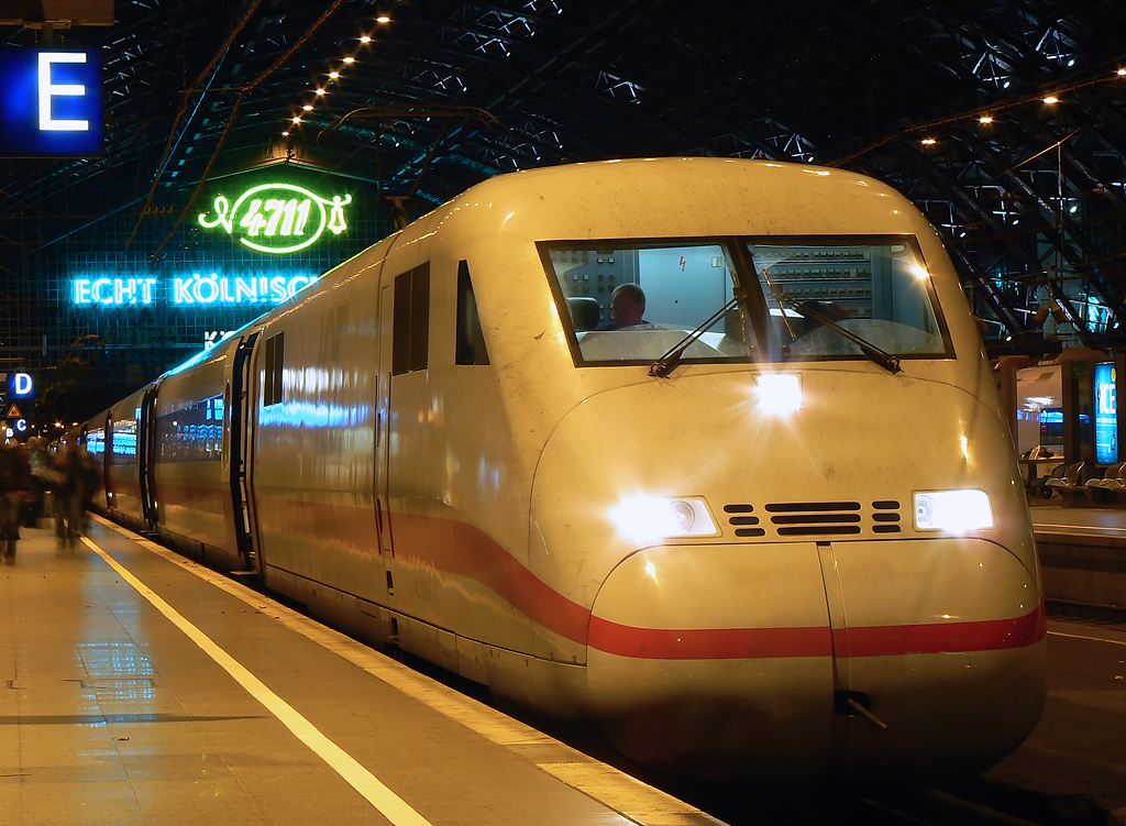 402 023-6 in K�ln Hbf am 14.11.2010