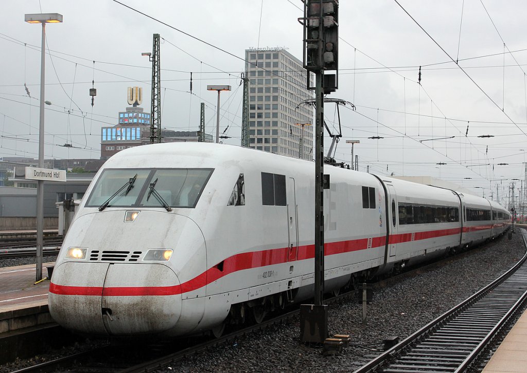 402 030-1 in Dortmund Hbf am 19.06.2011