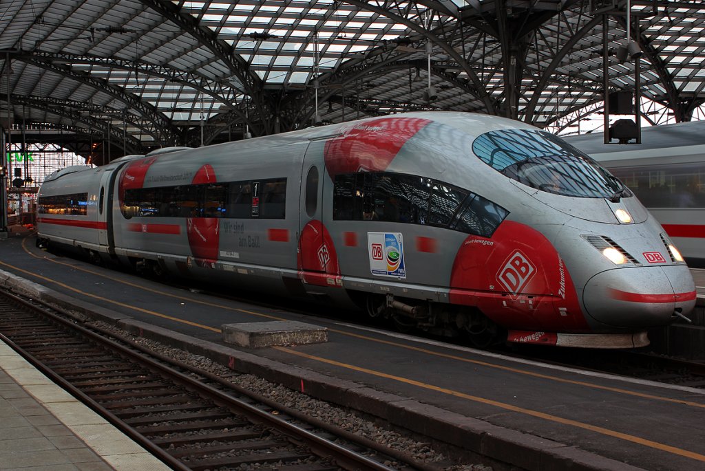 403 054 in K�ln Hbf am 30.10.2011