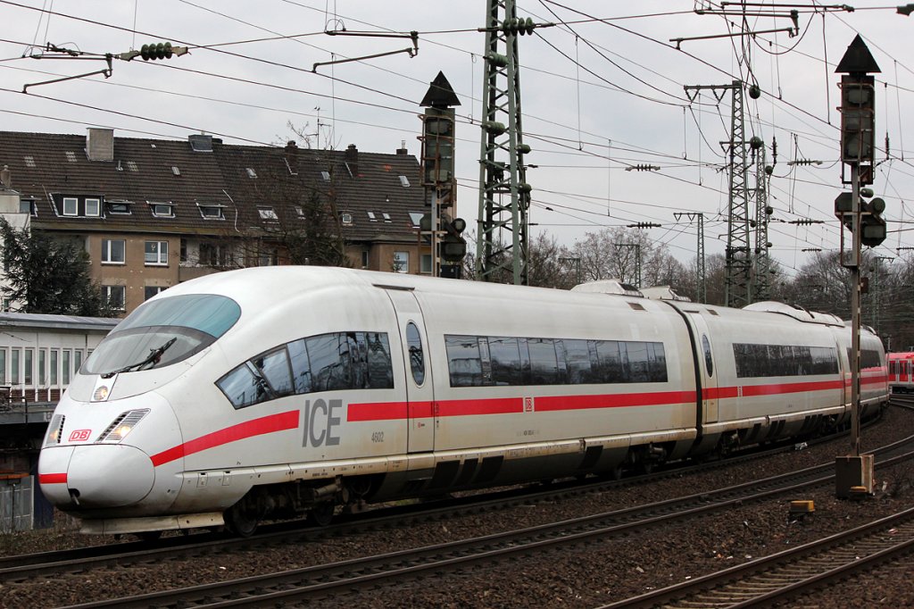 406 002 bei der Durchfahrt in D´dorf Volksgarten am 18.03.2012