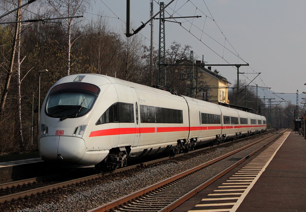 411 056  Bingen am Rhein  auf dem R�ckweg nach seiner Taufe, aufgenommen in Bonn Oberkassel am 24.03.2012