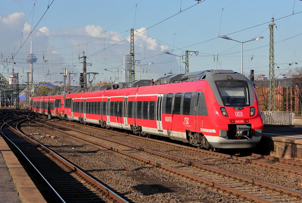 442 254 & 442 256 am RE9 in K�ln Messe/Deutz am 06.11.2012