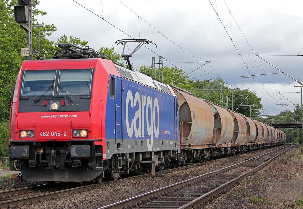 482 045-2 der SBB Cargo in Bonn Oberkassel am 18.06.2011