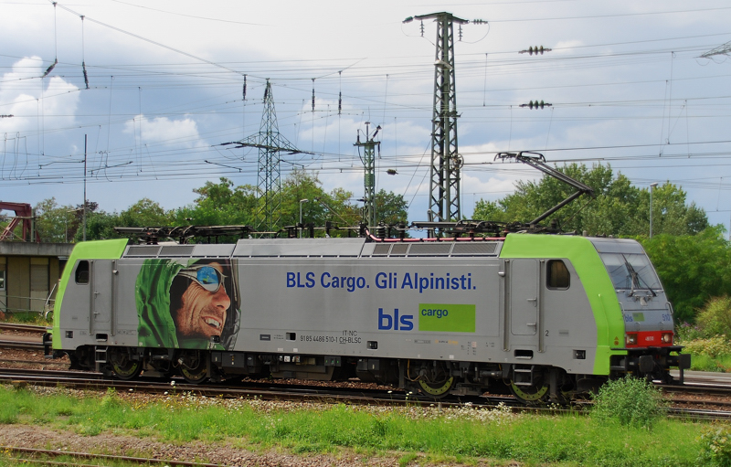 486 510-1, aufgenommen am 26.07.11, in Weil am Rhein.